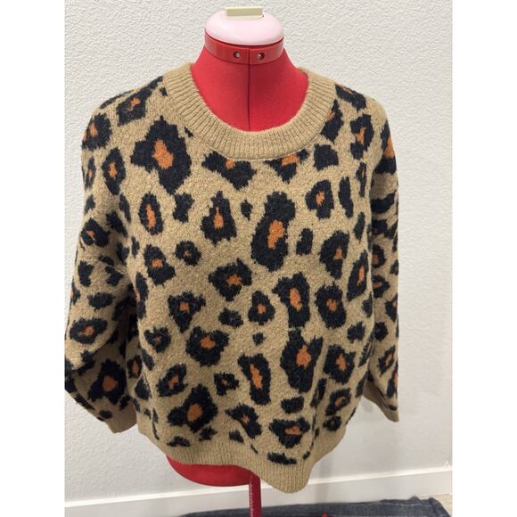 Astr The Label Sweaters - Leopard Print Sweater Tan Brown Orange Animal Print Pattern Pullover